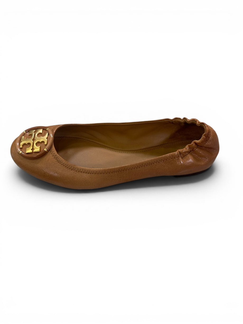 TORY BURCH Size 9 TAN FLAT SHOE WITH MEDALLION – New to You, Inc