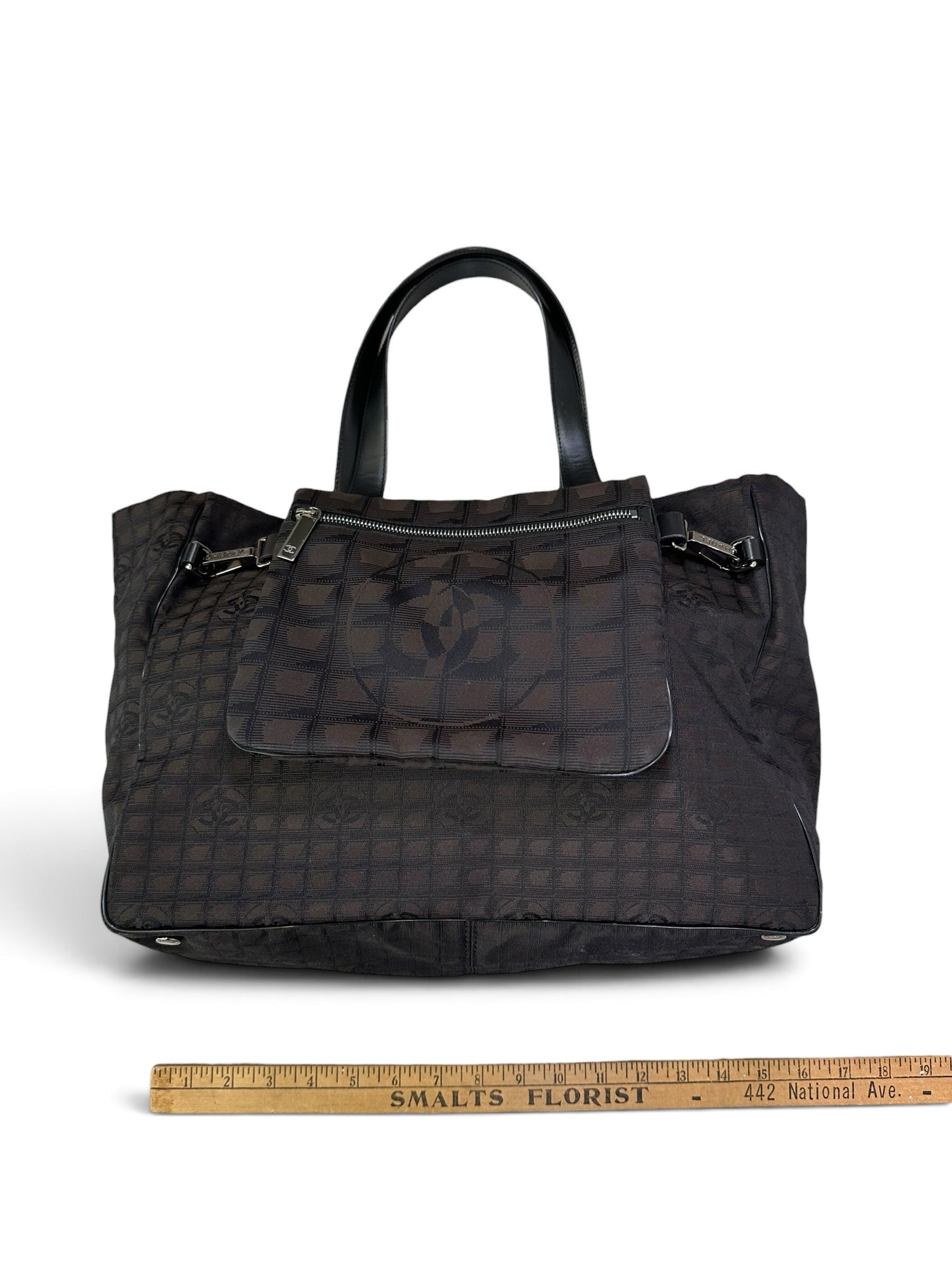 CHANEL Size M BLACK & BROWN NYLON JACQUARD TOTE BAG W/ SIDE CASE – New to You, Inc